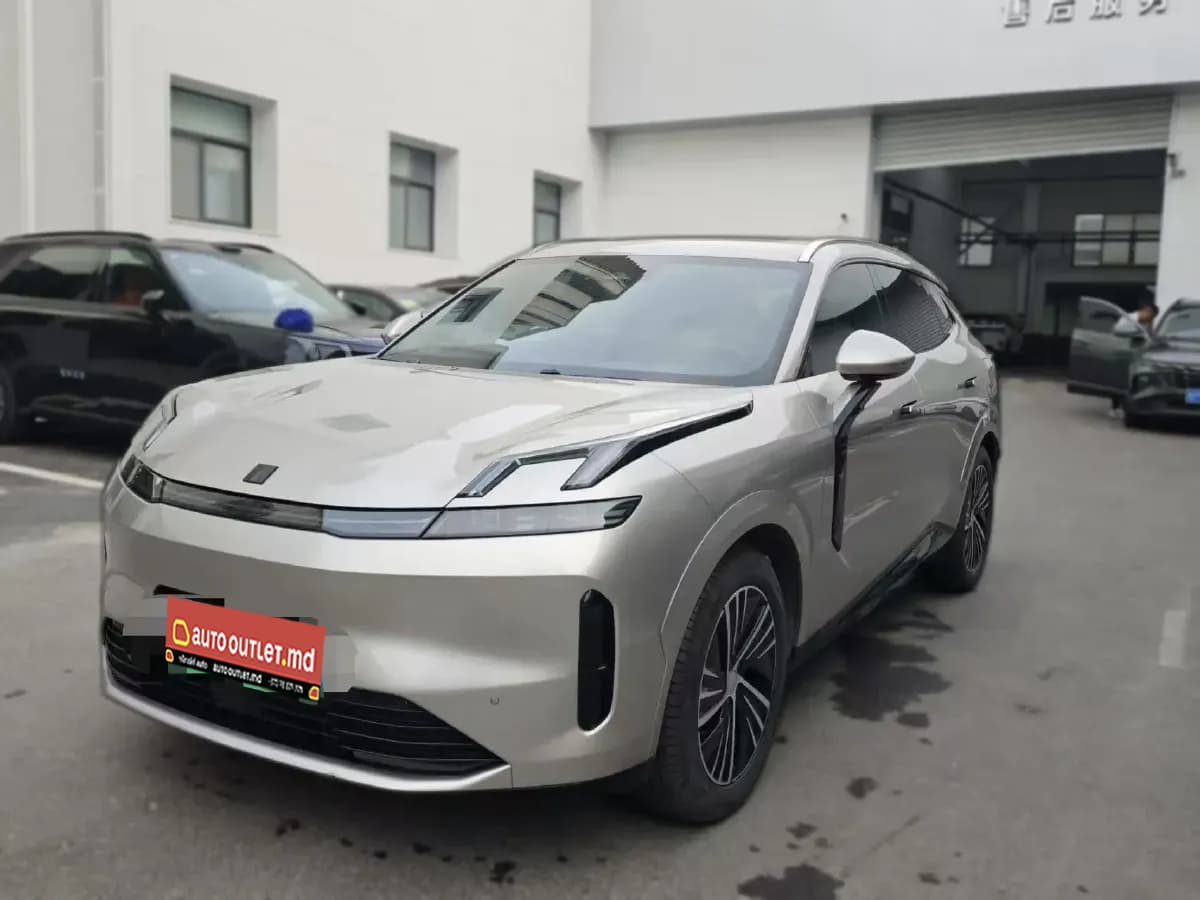Lynk & Co 08